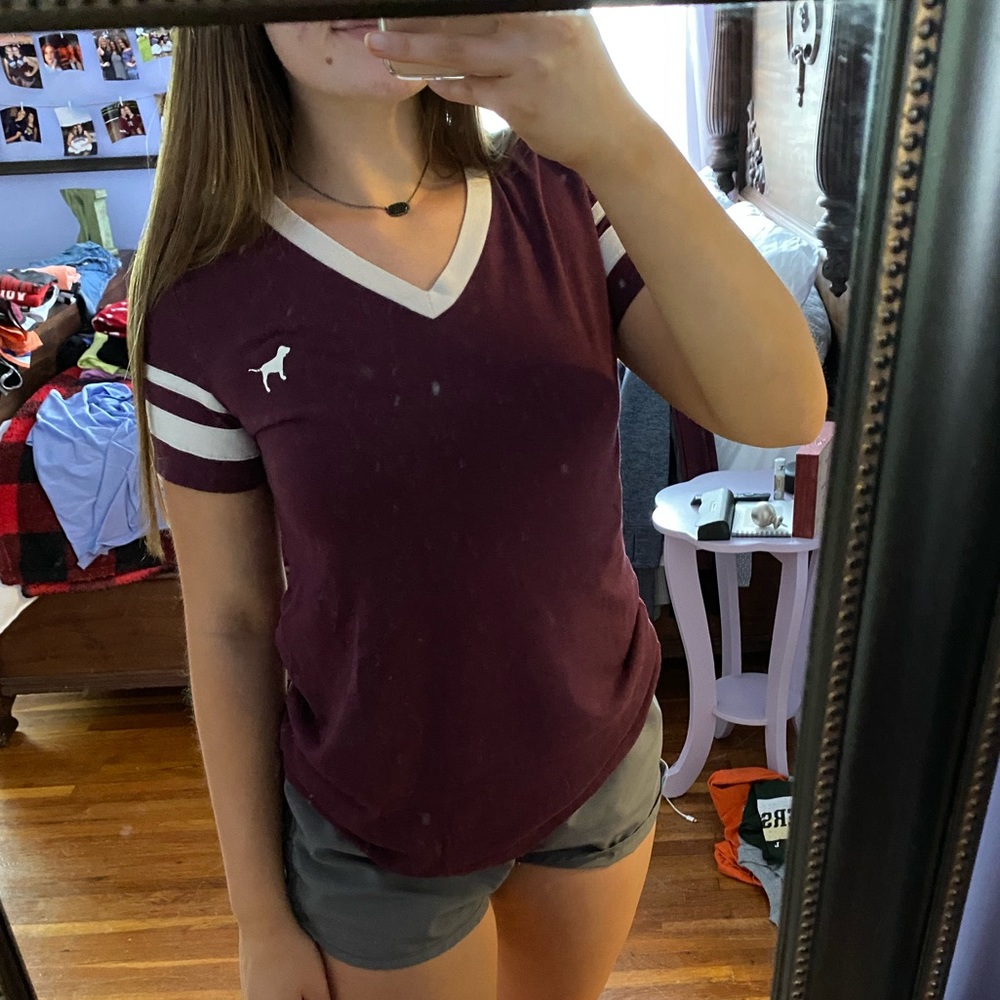 VS Pink tee